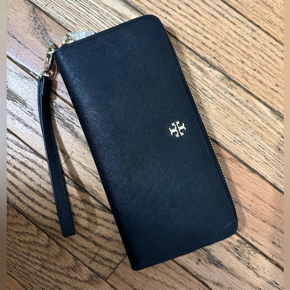 Tory Burch Leather Wallet